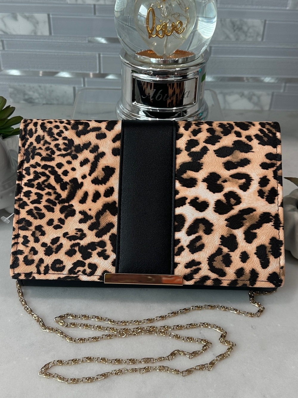 Leopard print crossbody clutch with gold chain strap. NWOT - Picture 3 of 7